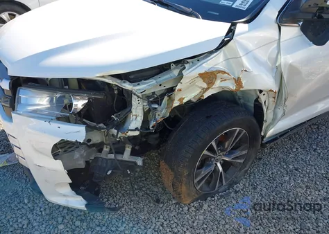 2019 Toyota Highlander Le z USA, uszkodzony, nr VIN 5TDZZRFH8KS305177